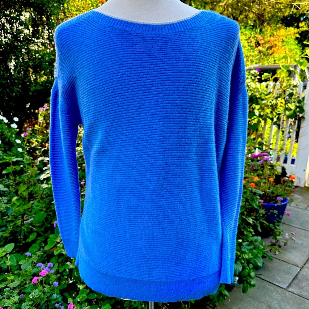 100% cashmere Kinross sweater Size M